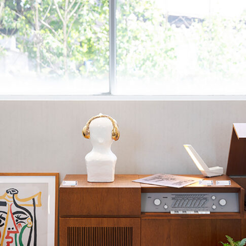 고우정, 얼굴없는 얼굴 , 25x25x45cm, 도자, 2022