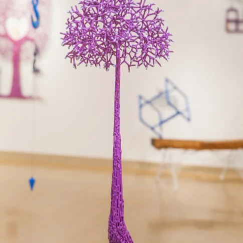 Il Jung, Fractal Tree - CoExistence, 78×28×27cm, stainless steel, welding paint, urethane coating, 2024